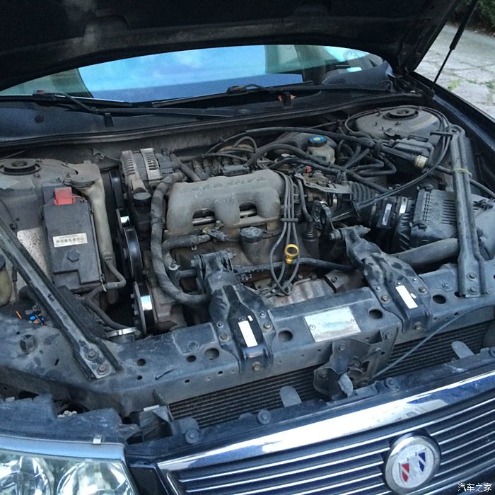 求教老君威2.5 v6 車主, 這車的ecu行車電腦板在什麼位置?