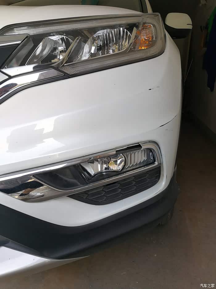 自己更换本田crv雾灯罩详细教程