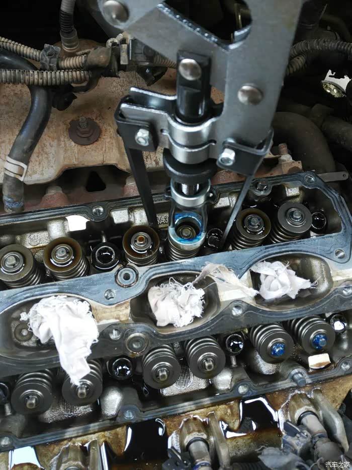 XKTY.COM星空体育-拆治理烧机油是否需要更换气门油封