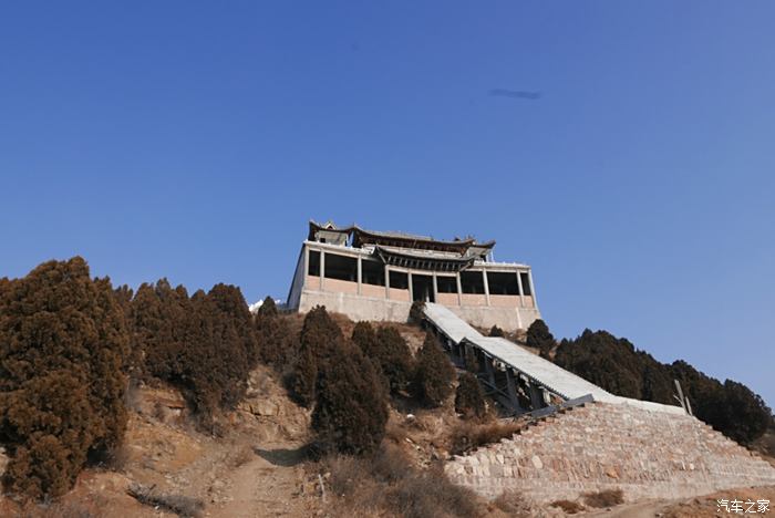 晴朗冬日烏金山國家森林公園好風景