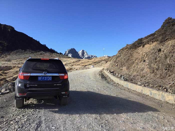 拍摄于云南219省道香格里拉至川乡城县217省道路段