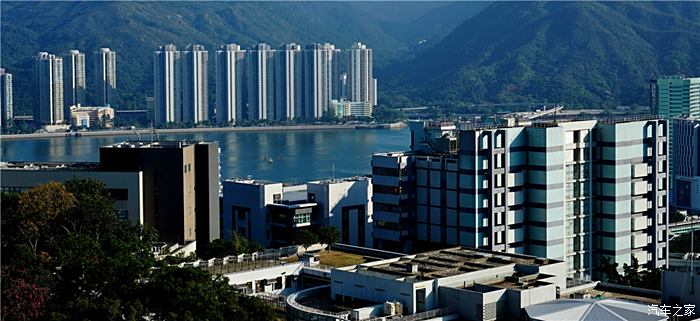 香港遊看看香港中文大學和香港大學的風景海天一色