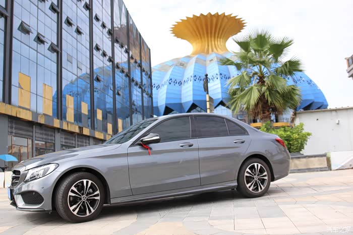 奔驰c200月光石灰提车作业