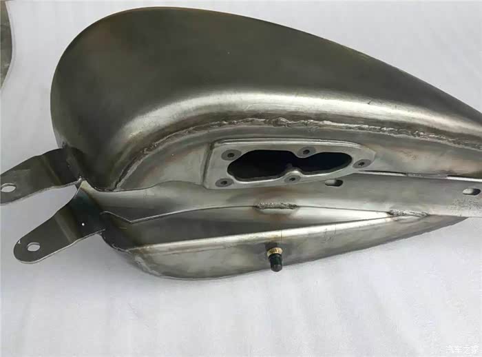 哈雷883 1200 48 72 改装大容量油箱 进口锻造