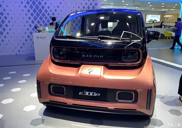 宝骏e300 plus在保留微型车可爱设计风格的
