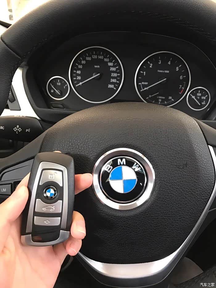 在论坛中看两位不同的车友提的都是gt320i时尚乞丐版,为啥车钥匙是不