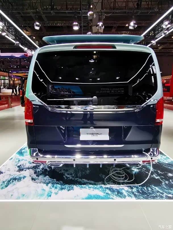 2021上海车展奔驰大白鲨傲旋商务车