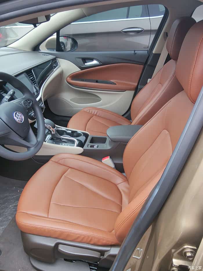 1356 | 回复: 14 威朗论坛 棕色车身想包真皮座椅,包什么颜色的座椅