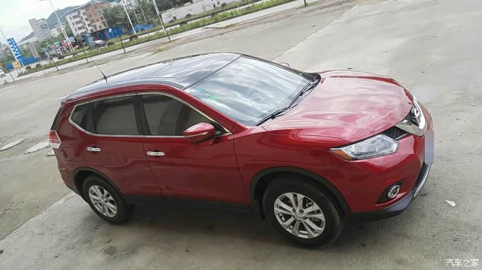 【图】今天贴的车顶膜,红车黑顶._奇骏论坛_汽车之家论坛