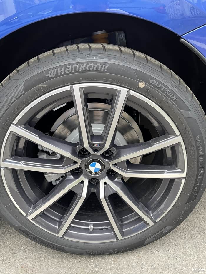 出宝马325li运动款轮胎轮毂明天提车