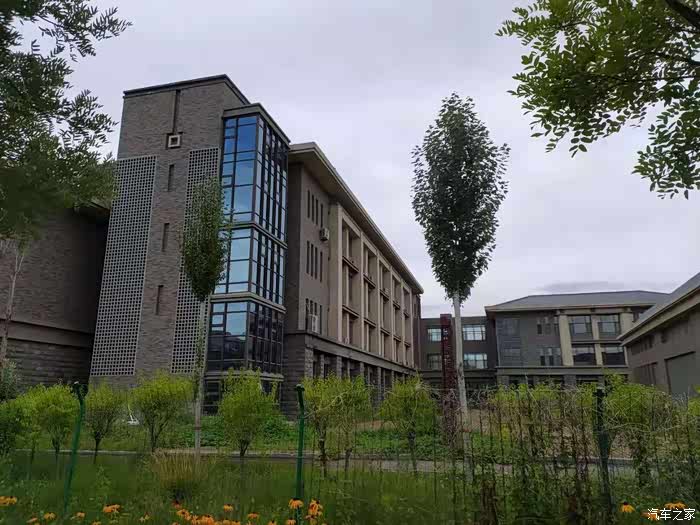 山西自驾游之榆次大学城游览高校初夏美景