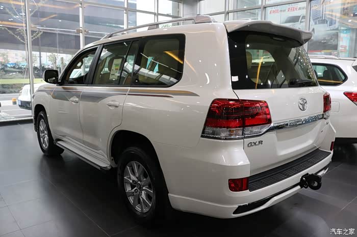 平行进口中东版陆地巡洋舰实拍