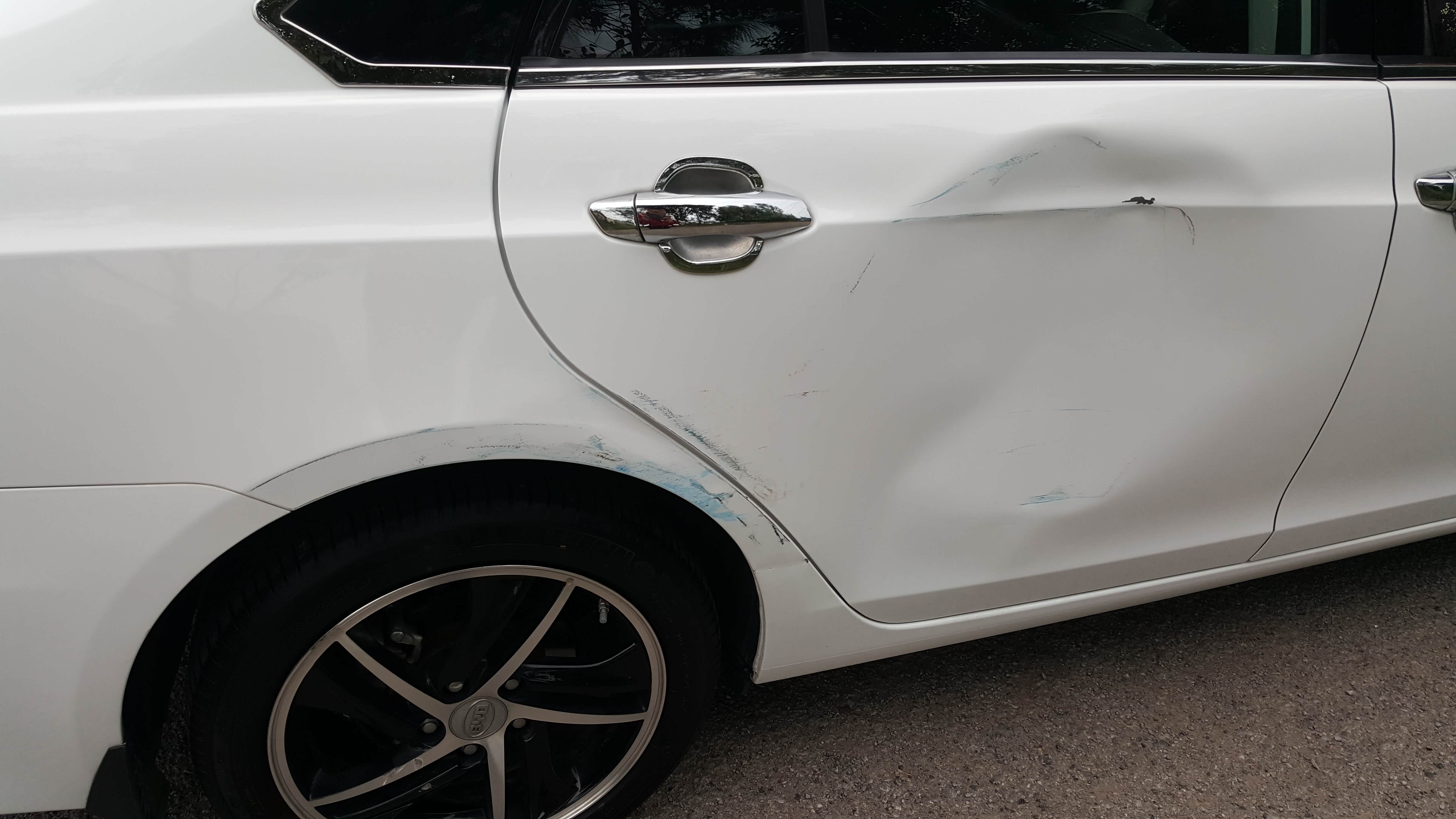 【图】这划痕看着心疼_秦/秦新能源论坛_汽车之家论坛