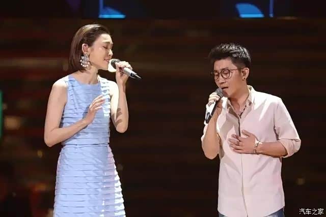 全场合唱《那些花儿》,回忆明亮治愈