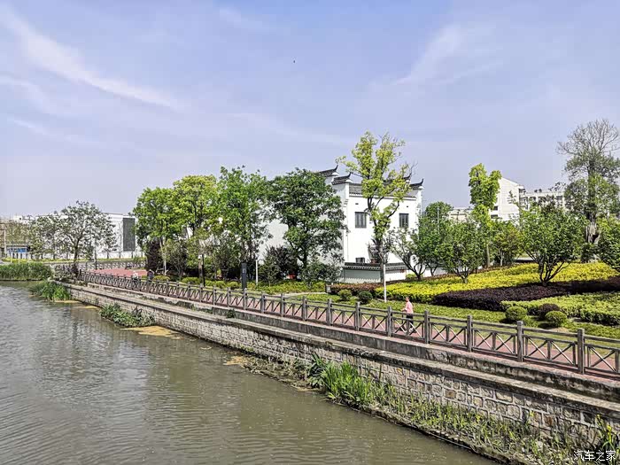 长宁区新泾镇中新泾公园福缘禅寺息焉堂