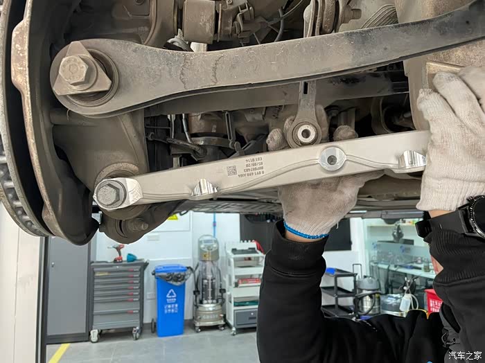 换了个m5后下强化摆臂