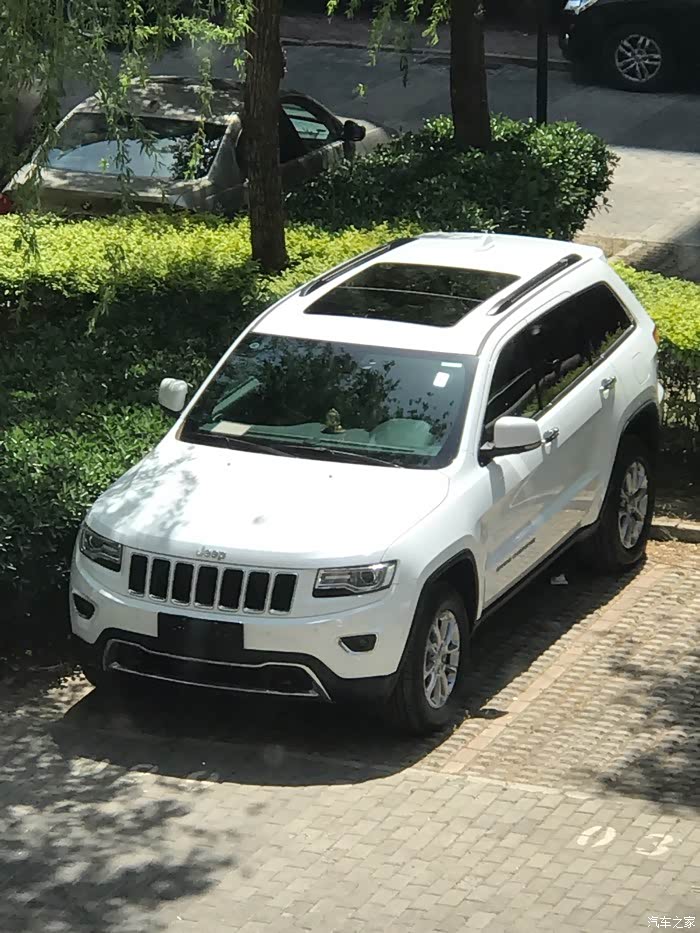 为什么白色大切诺基那么少?