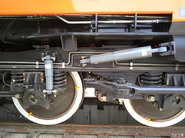 山东长安车友会逸动带你测评和谐号火车头