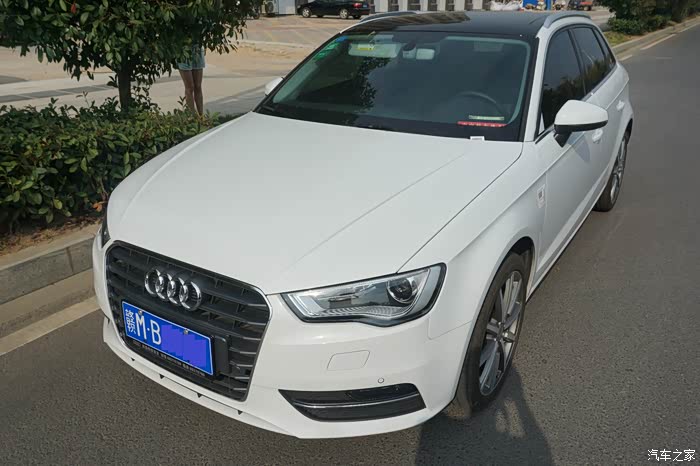 奥迪a3两厢白色特别版作业求认证
