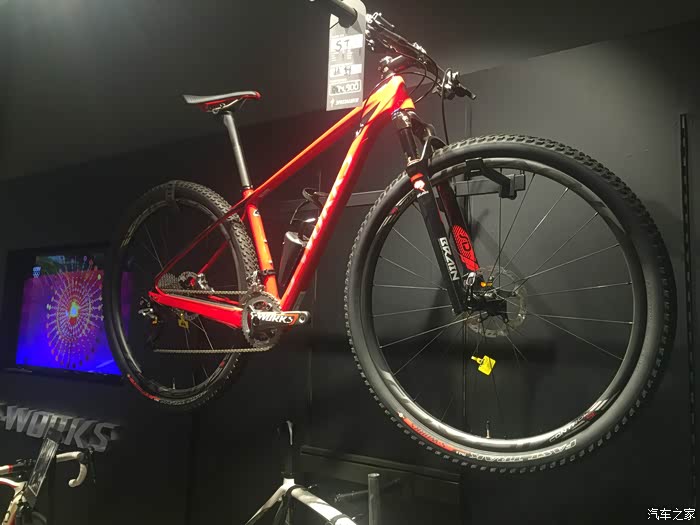 入手闪电stumpjumper拍点照片冒个泡