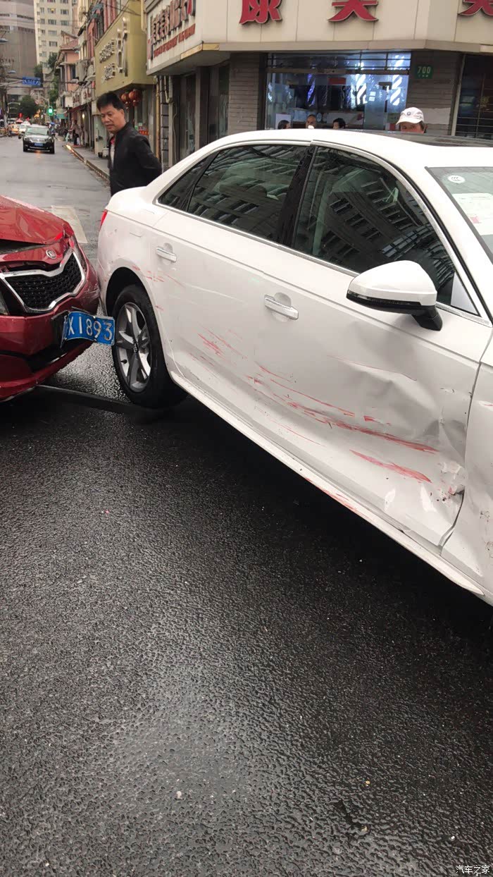 【图】新车第五天被撞_奥迪a4l论坛_汽车之家论坛