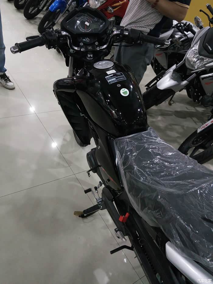 下雨天,市区求购honda cbf 150-sf战神