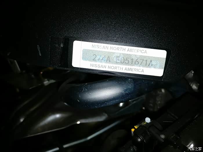 发动机上贴着的纸条