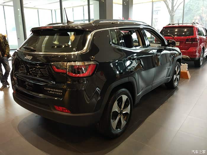 黑色全新jeep指南者