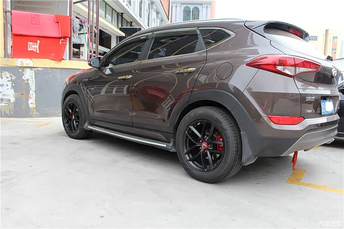 青岛现代新途胜汽车音响改装 轮毂改装 稳重中骚气十足