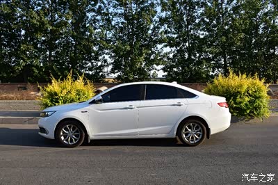 正侧身照,最喜欢这么看