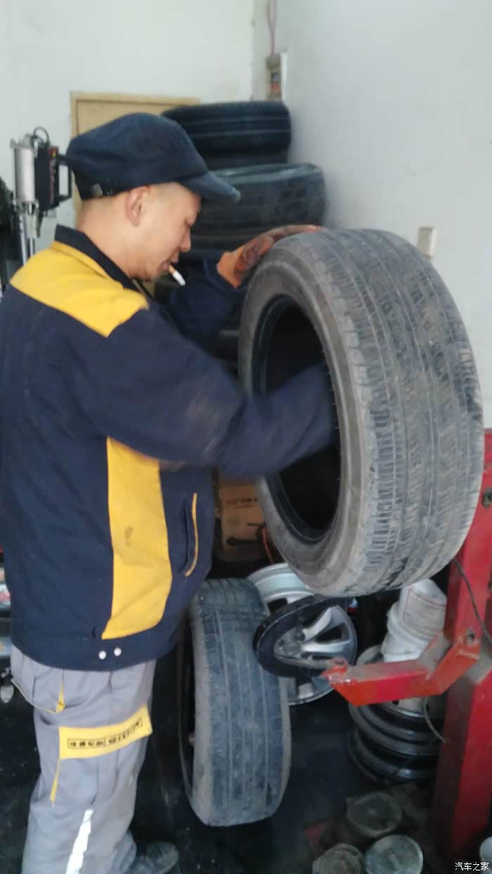 火补 又叫 热硫化补胎 .