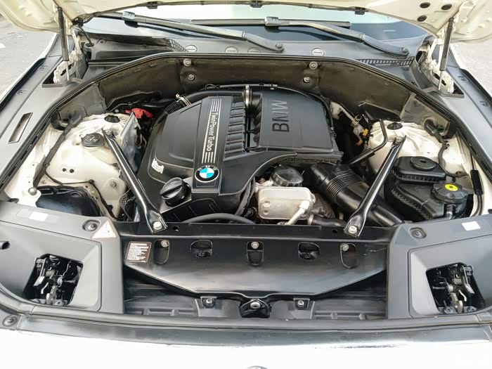 n55b30a直列6缸双涡轮燃油直喷发动机想想都暴力有没有