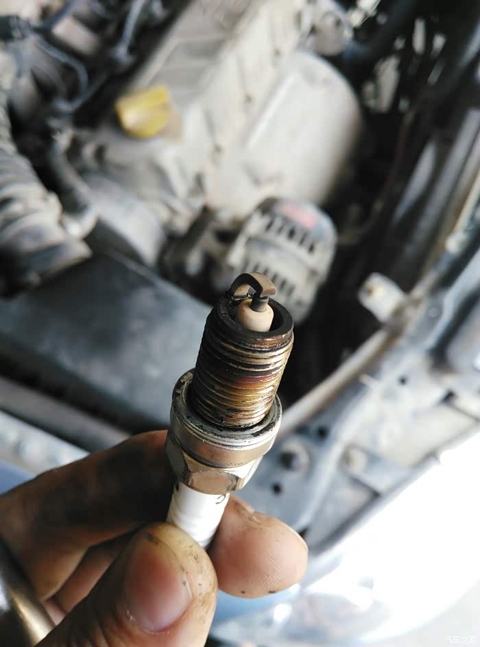 真坑人啊!今天下旗云的火花塞一看居然是k7rtc