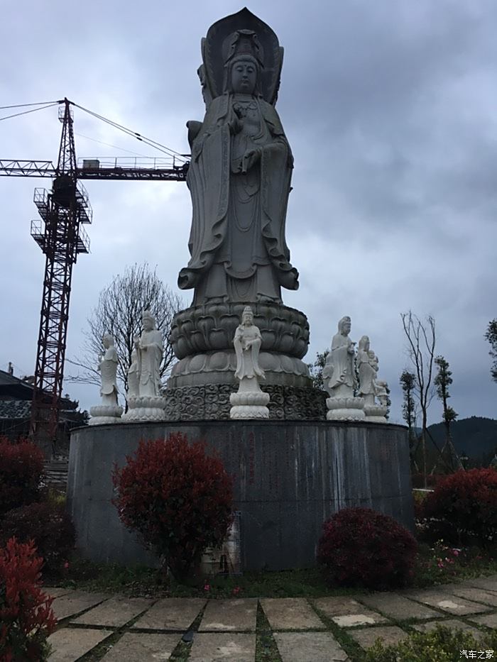 西充凤凰山寺庙图片