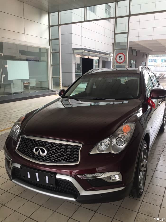 补豪华暮色红提车作业