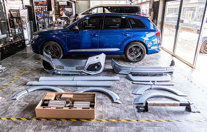 开三年改一改 换个新鲜感 接着跑 奥迪q7 abt原厂大包围作业