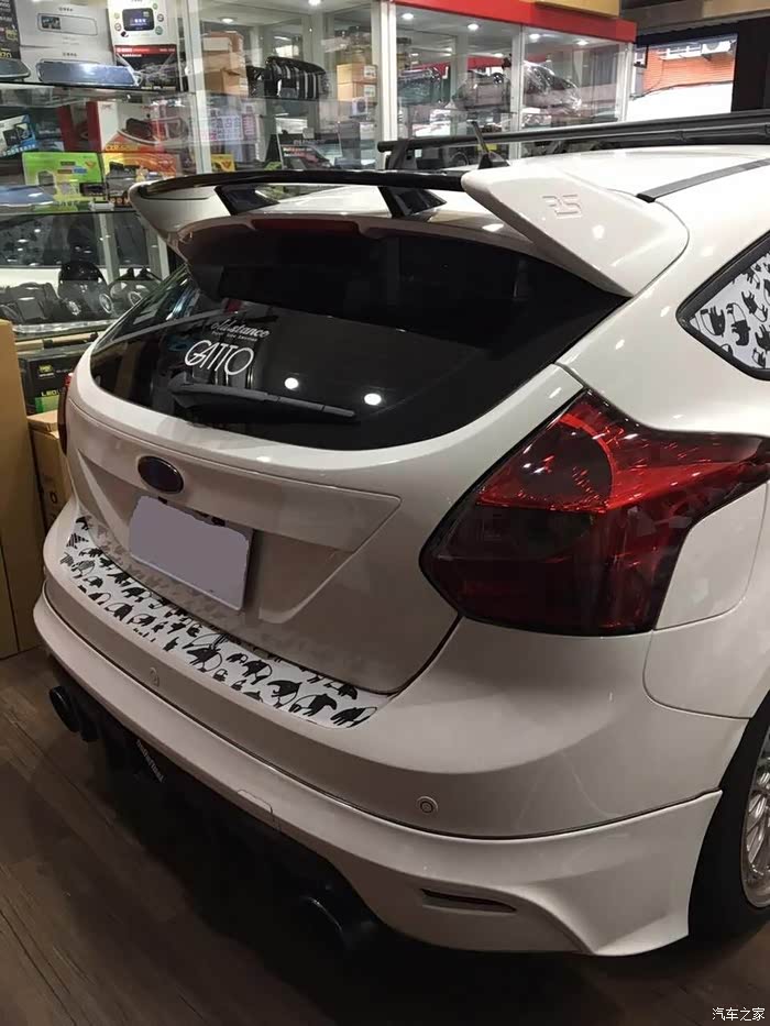 全新abs塑料的福克斯rs尾翼哦,好看