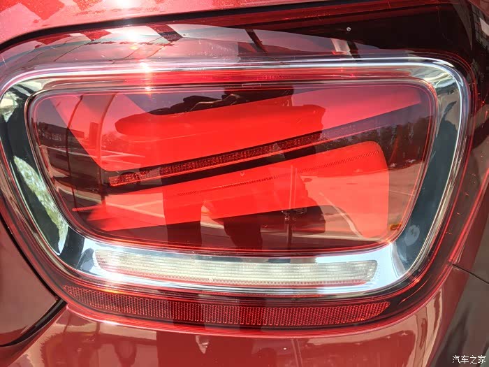 又一款尾灯来袭