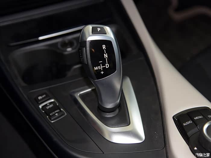 这样的,直接和普通自动挡一样,往下挂一档,档位显示在仪表上?