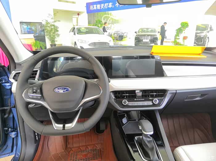 兴趣使然分享新一代福睿斯看车之旅
