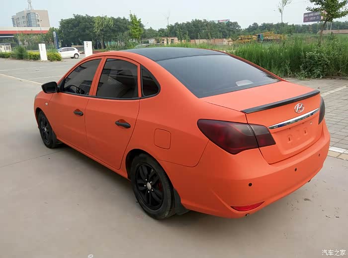 2011款悦动那种颜色适合年轻人开?