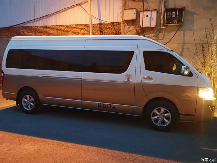 出九龙海狮柴油30t17座