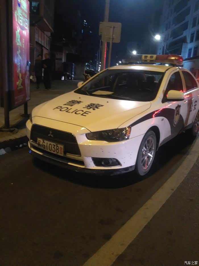 福州清一色的翼神警车