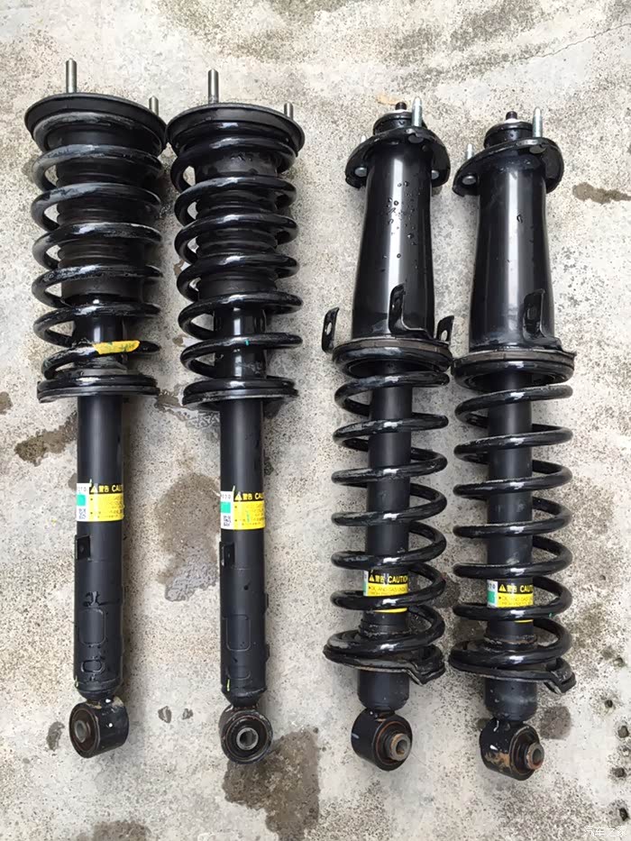 新锐一样的,通用的.我有一套九新跑了2万公里的避震,带塔顶.