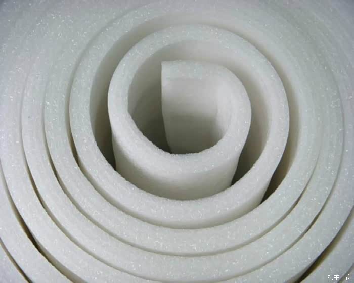 包装箱泡沫棉解决中控和后备箱异响.