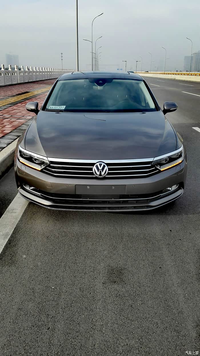 迈腾b8330尊贵开罗金提车一周发个作业