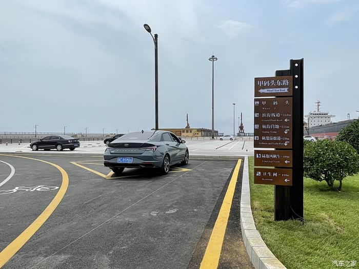 西港花园邂逅我的七代伊兰特