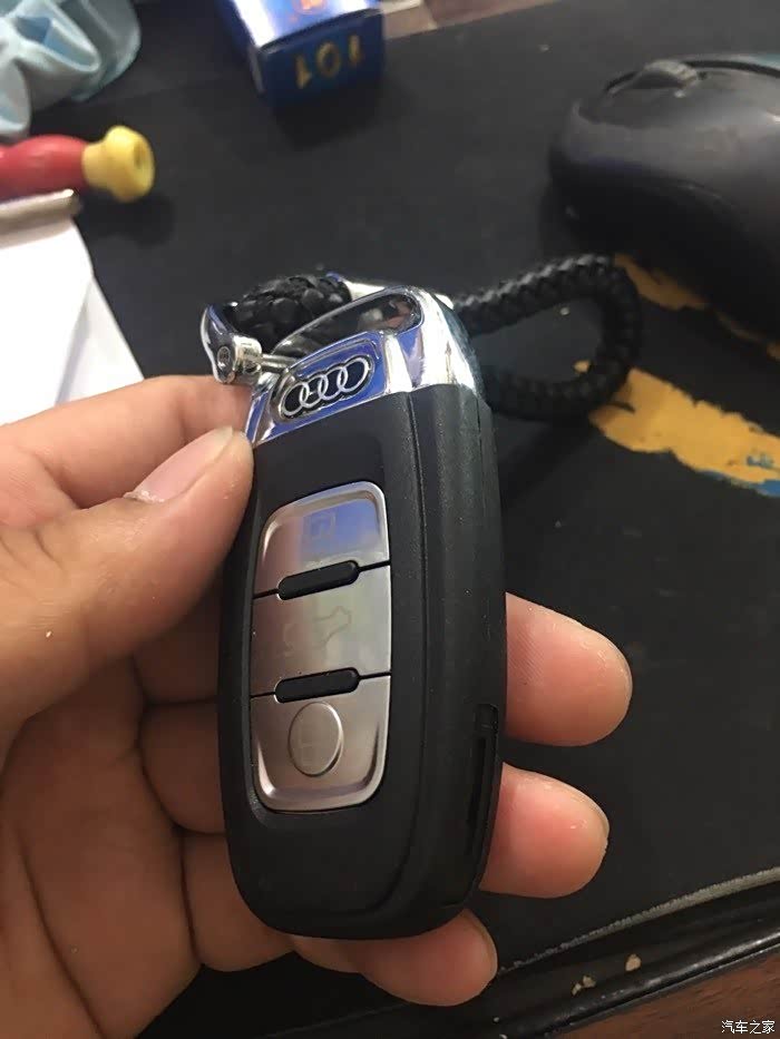 久等了奥迪q3折叠钥匙改装智能款钥匙原车芯片无损