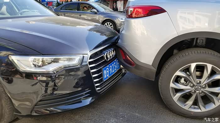 cx4蓝天激情版怒撞奥迪a6