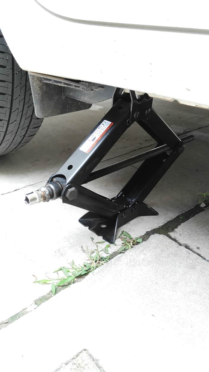 改造车载千斤顶花费较少效果超好